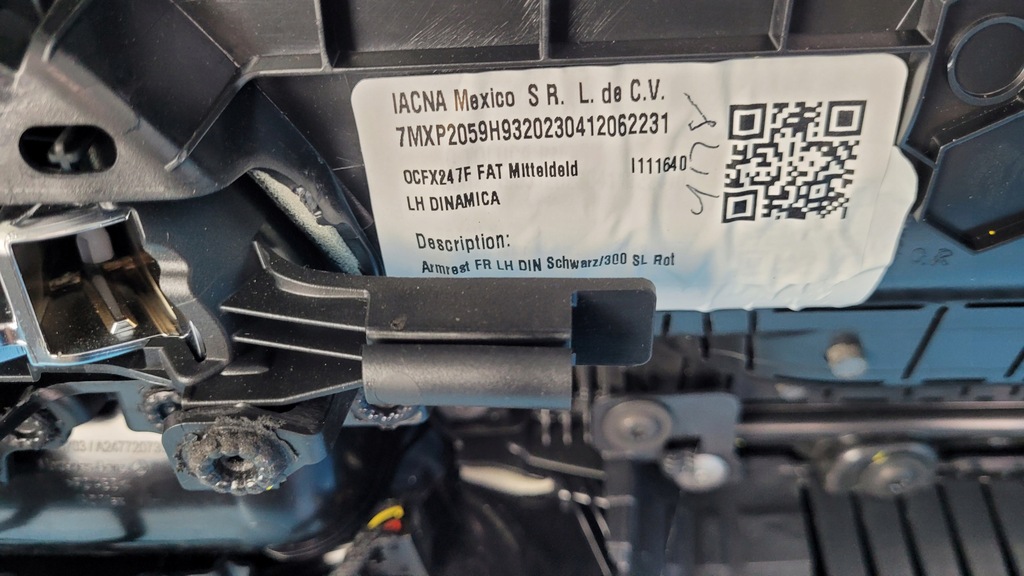 фото №11, Mercedes x247 glb 200 23r обшивка обивка дверь перед левая a2477204702