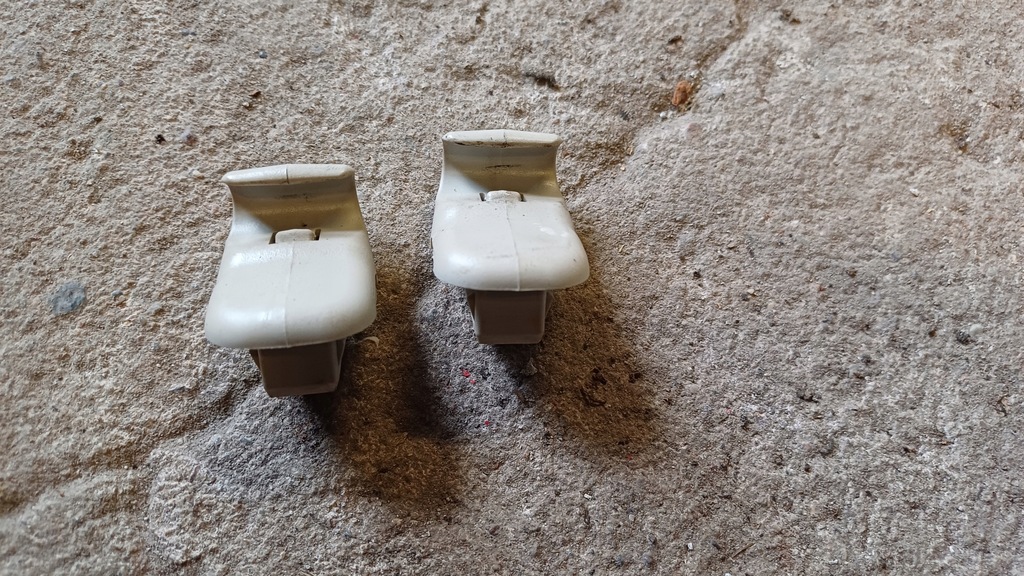 фото №1, Mazda 2 de 07-14 кронштейн козирок