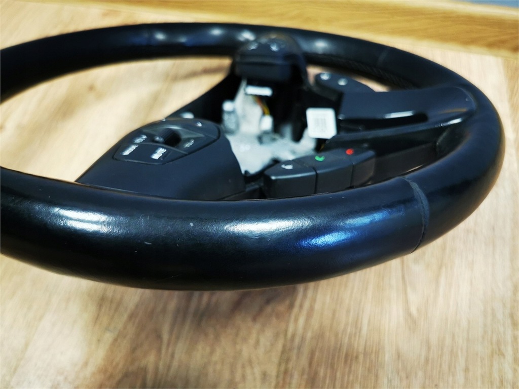 фото №10, Kia carens iv 13-18 воздуховод кожа мультифункция