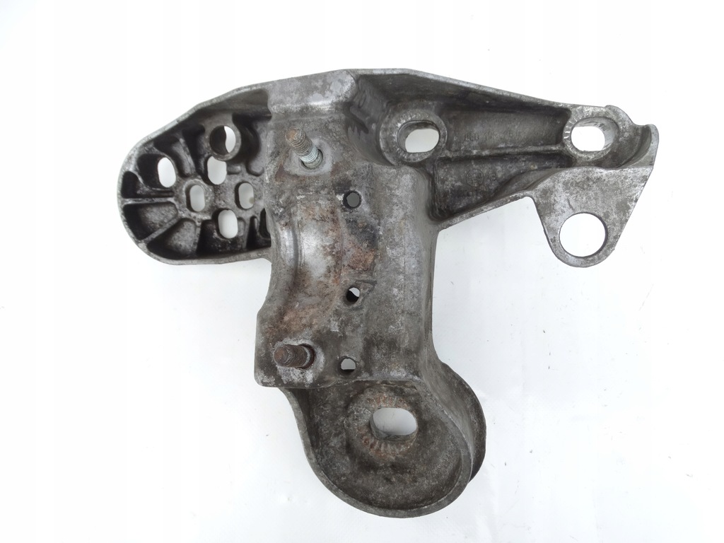 фото №1, Кронштейн опора двигателя 8f0199351 audi a4 b7