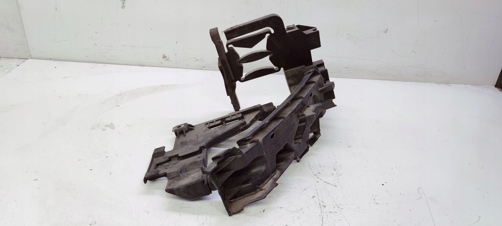 фото №9, Направляющая кронштейн фара audi q5 8r 8r0805608