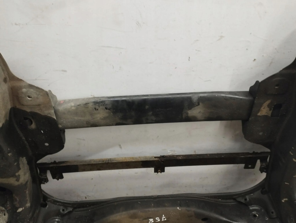 Подрамник передние bentley flying spur Цена