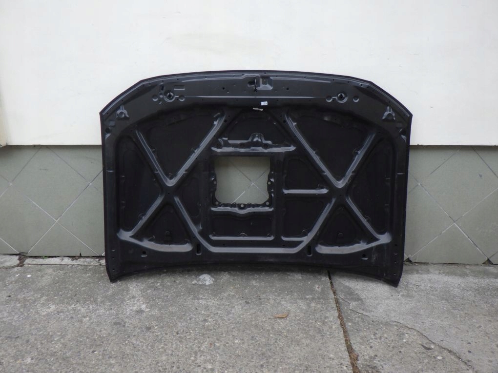 Toyota hilux viii 2005- капот Оригинал