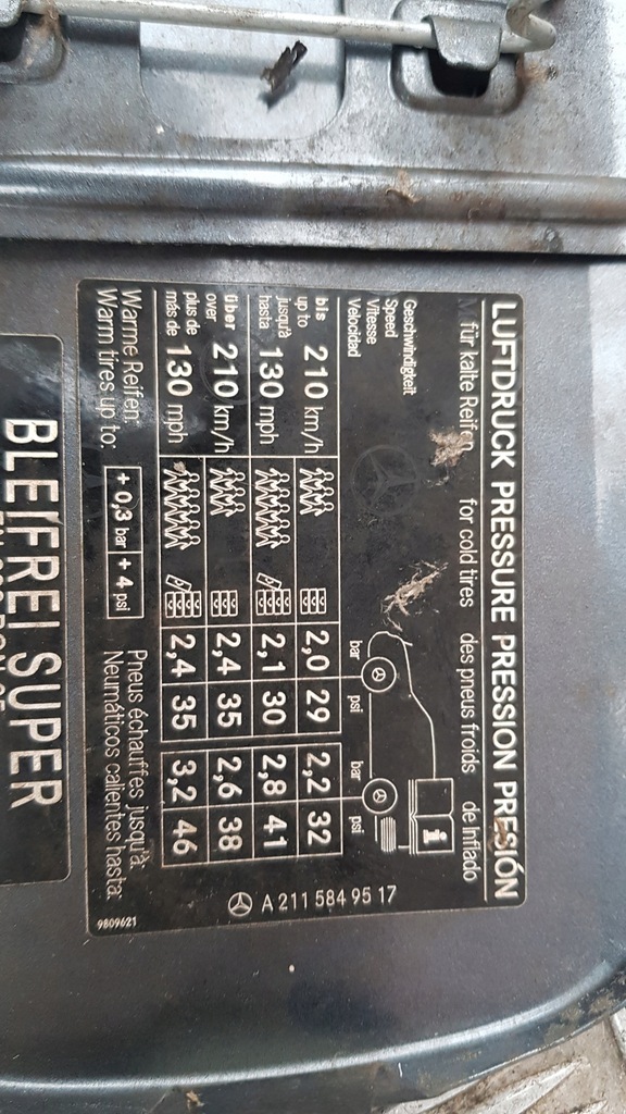 фото №10, Mercedes w211 кришка заливної пального 368