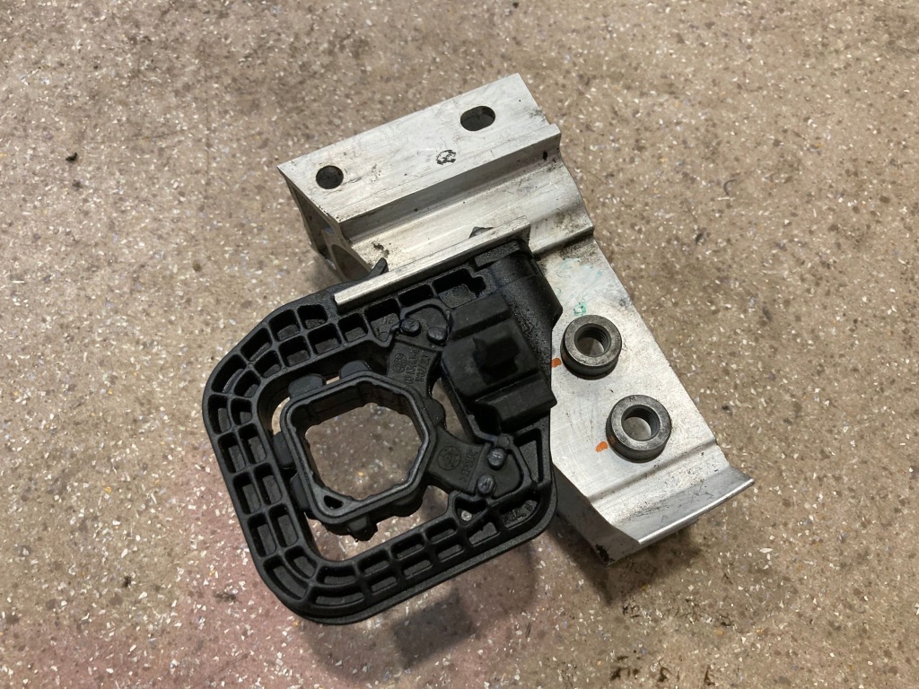 фото №8, Кронштейн радиатора правая сторона bmw 3 g20 g21 7422234