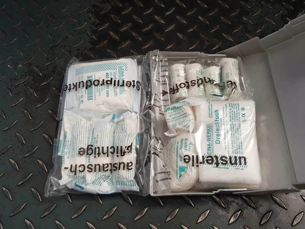 фото №7, Аптечка з wypełnieniem bmw e38