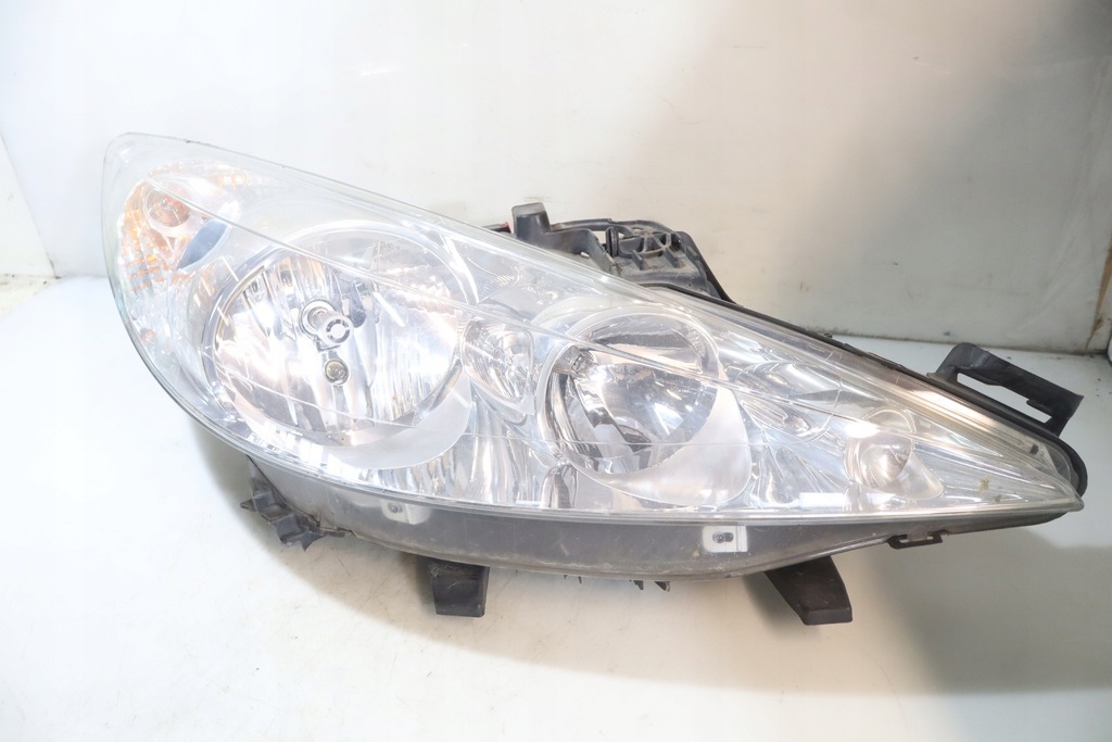 фото №1, Лампа правая передняя peugeot 207