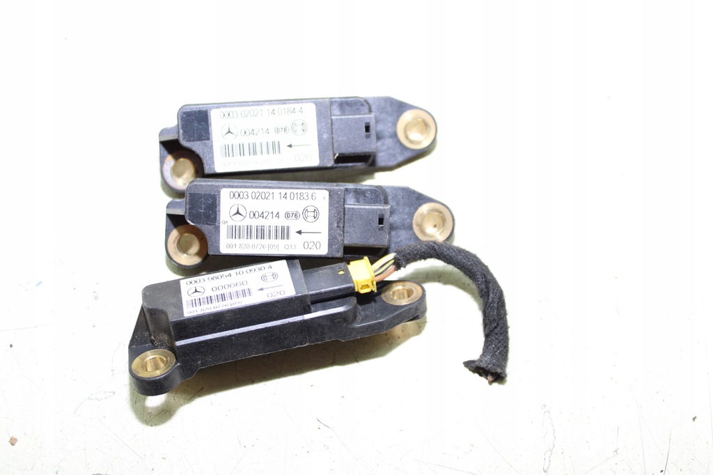 фото №4, Датчик боковий удару 0018200726 mercedes slk w208 clk