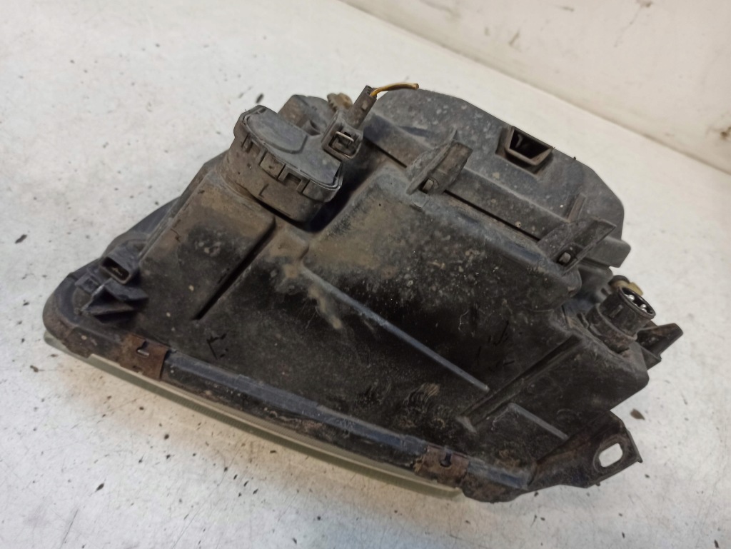 Audi a4 b5 eu лампа права передня 8d0941004e Ціна