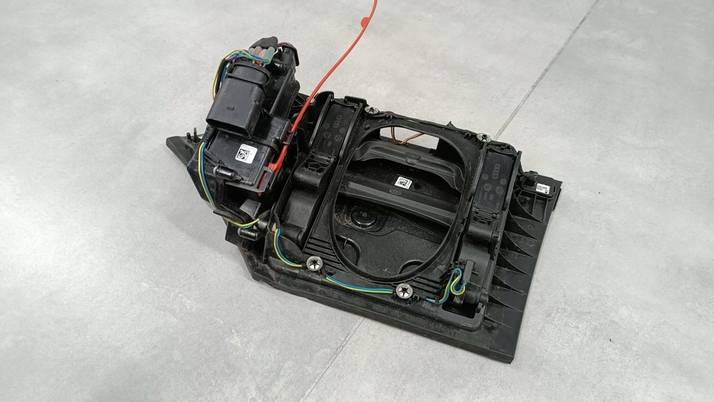 фото №12, Кришка роз'єм заряджання audi e-tron e tron 4ke 18-