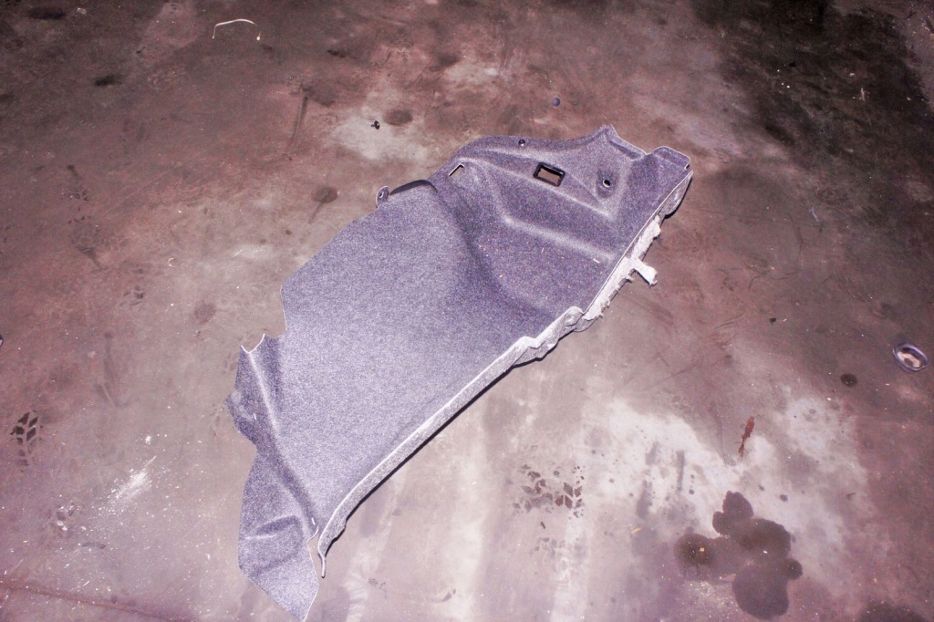 фото №1, Jj028 lancia thema ii обшивка багажника правая