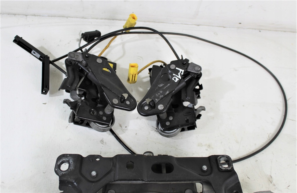 фото №6, Петли патрон патроны пиротехнические капот левый правый bmw f10 f11