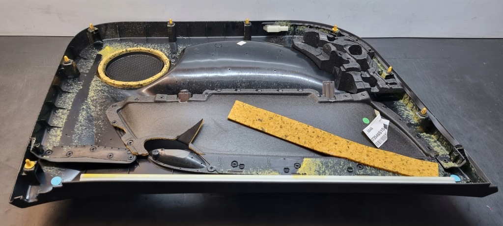 фото №7, Обивка обшивка дверь перед fiat croma ii lift