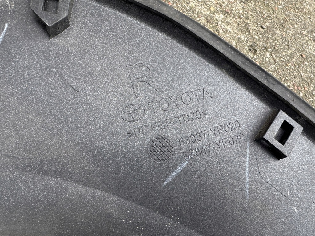 фото №7, Toyota hilux viii lifting 20- молдинг накладка крила передній правий