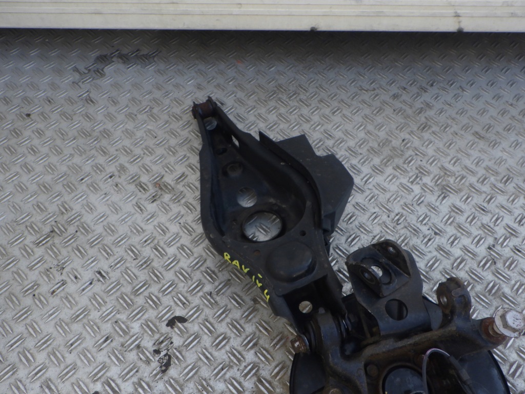 фото №4, Поворотний кулак задня права rav4 iv