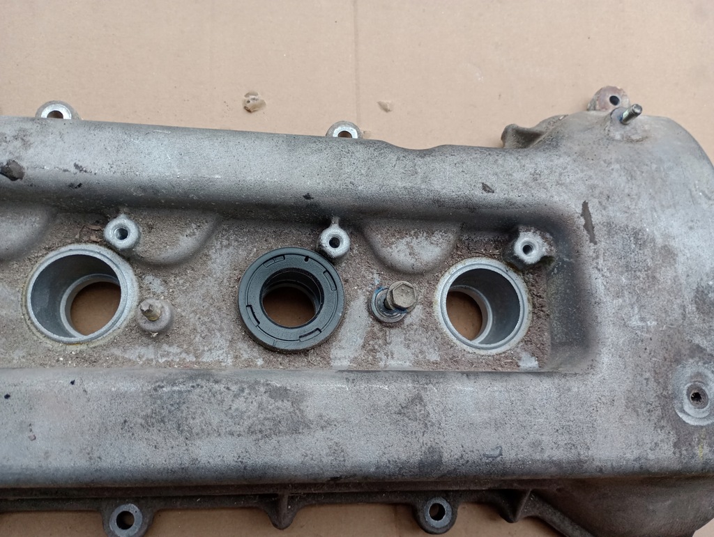 фото №4, Крышка клапанов 1.6 vvti e3z toyota corolla verso avensis t25