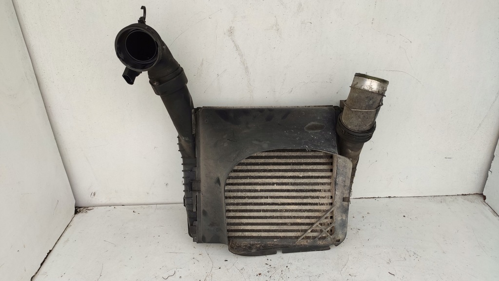 фото №8, Vw touareg 7l 2.5 tdi интеркулер радиатор
