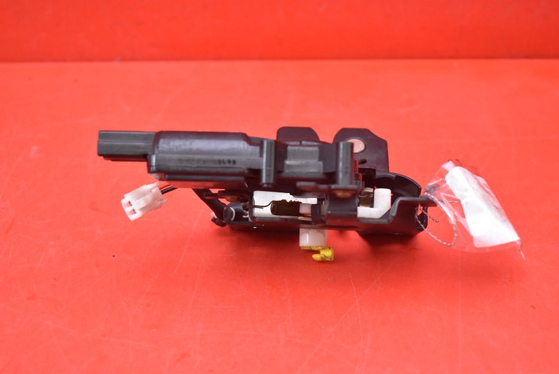 фото №5, Замок крышки задняя багажника mazda 3 1 i bk sedan 03-06