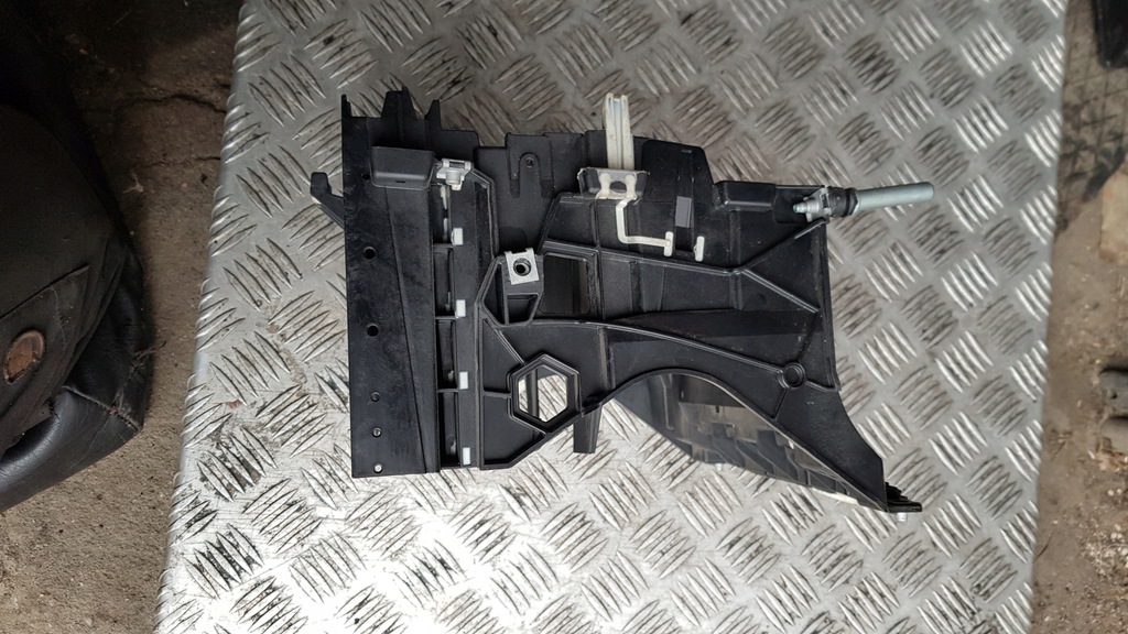 фото №3, Audi a3 8p рамка корзина радио 8p0858005b