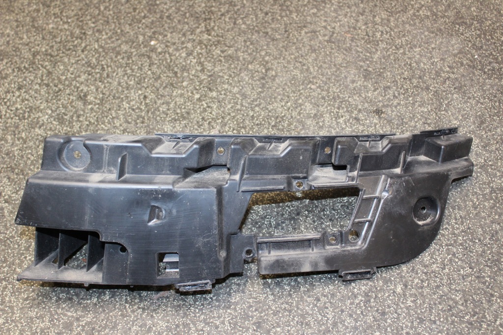 фото №2, F-pace 16- r761 направляющая кронштейн левый перед