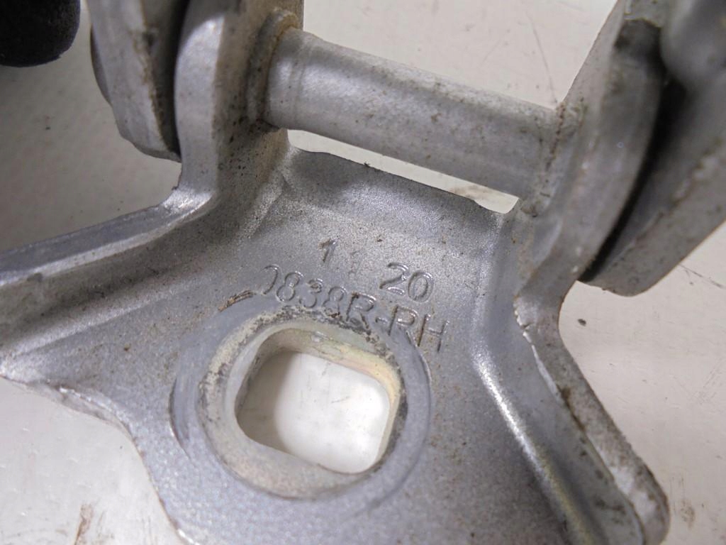 фото №7, Петлі двері правий перед renault комплект 79636 4150r renault clio v 1.5