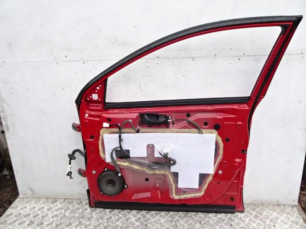 Двері праві перед nissan qashqai j11 13-17r. z10g Недорого