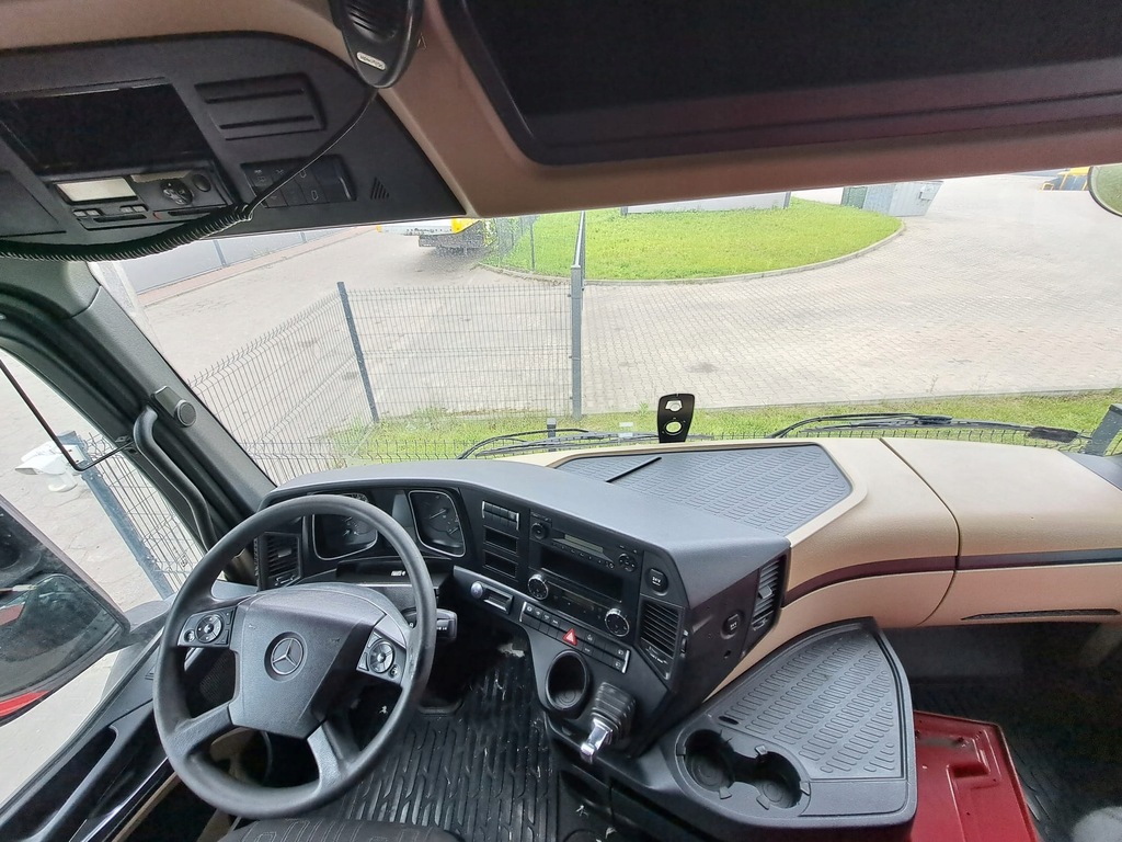 фото №1, Приборная панель приборная mercedes actros mp4 переходник