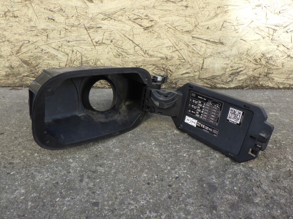 фото №5, Mercedes eqb x243 eqa h243 кришка заливної пального