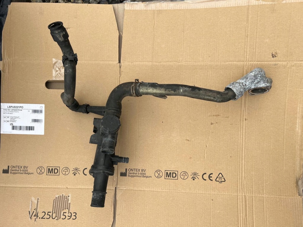 фото №1, Корпус термостата 9656182980 peugeot citroen 2.0 hdi tdci