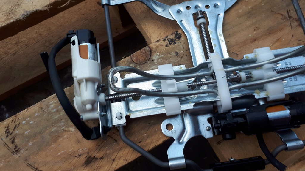 фото №10, A5 8w опора поясница каркас 3q0881879g