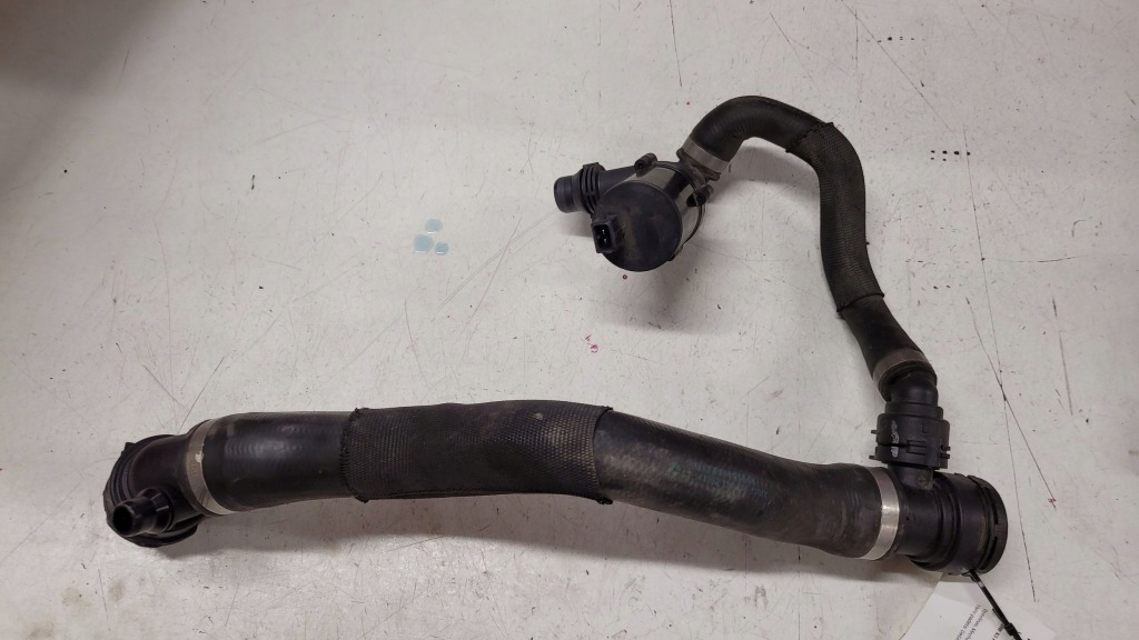 фото №1, Насос воды bmw x5 f15, f85 6411917085 3.0l дизель 183kw 2016