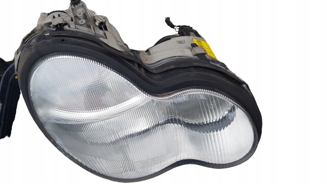 фото №1, Mercedes w203 лампа правая перед ксенон