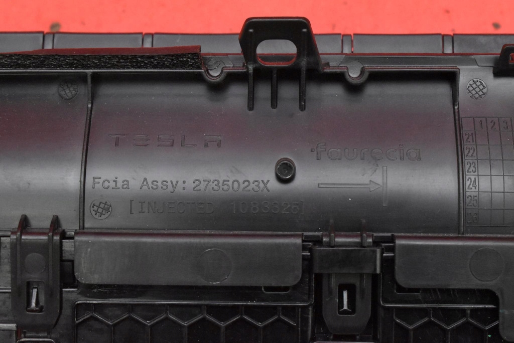 Решётка обдув правая 2735023x tesla model y 20- Цена