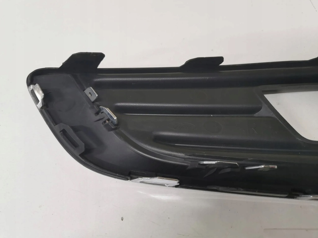 фото №11, Решётка бампера передний ford focus mk-3 lift правая 696.