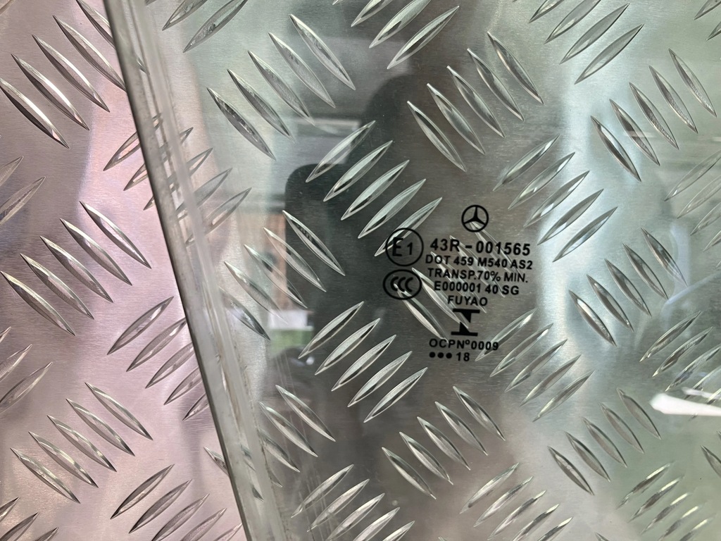 фото №2, Стекло дверь правый перед mercedes gla x156 2018 r