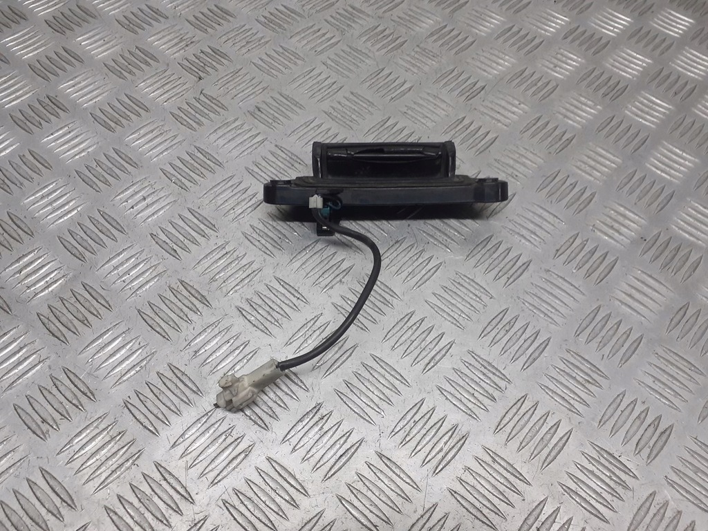 фото №1, Микровыключатель замка крышки toyota avensis verso