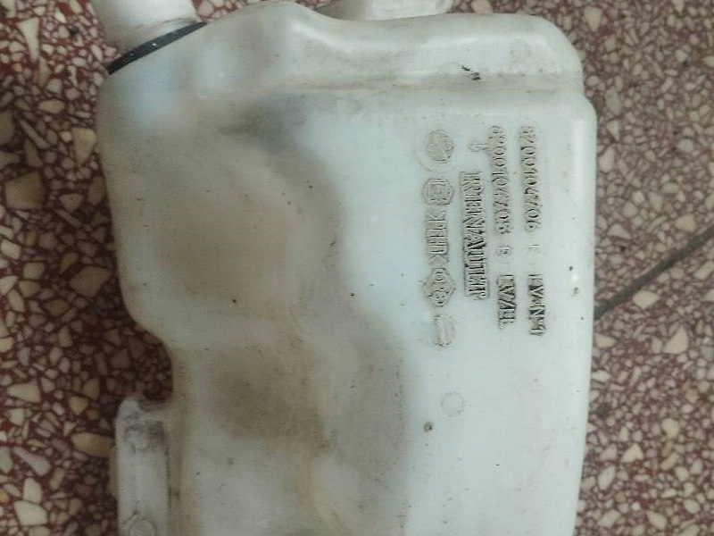 Бачок омивача 8200104706 renault Доставка