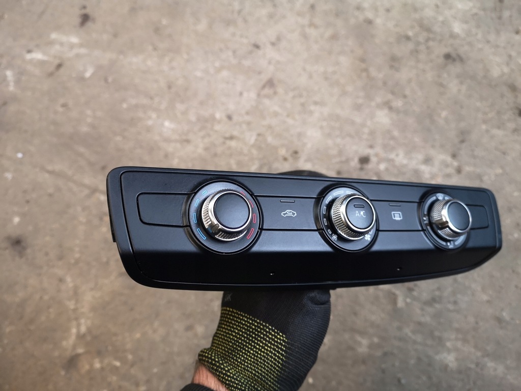 фото №7, Audi a3 8v панель кондиционера обдув 8v0820047b