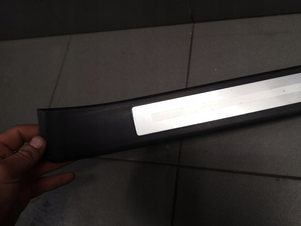 фото №4, Молдинг порог правый перед audi a4 b7 8e0853374n