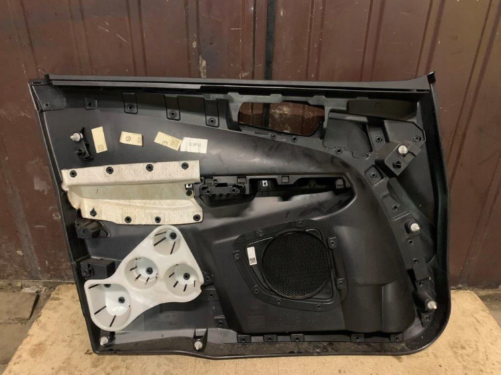 фото №2, Обивка дверь обшивка pp ford b-max av11-r23942-a