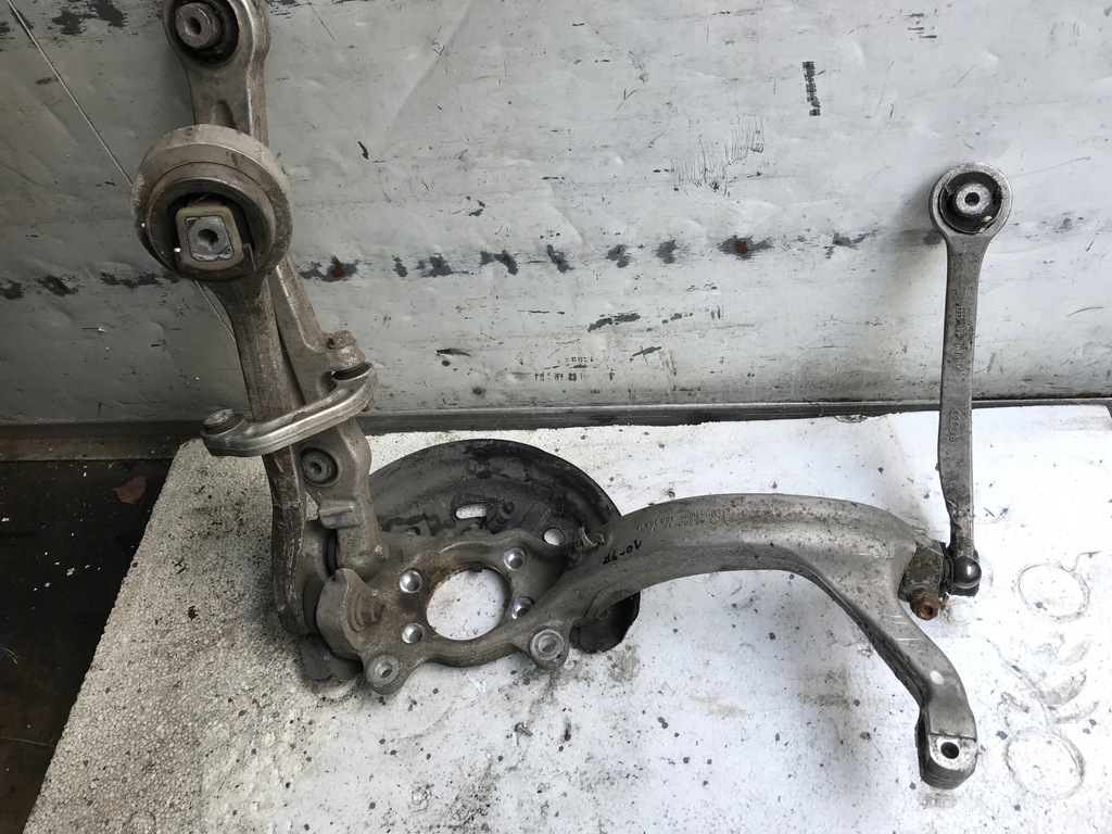 фото №1, Поворотний кулак правий перед audi a8 d3 4e0258m