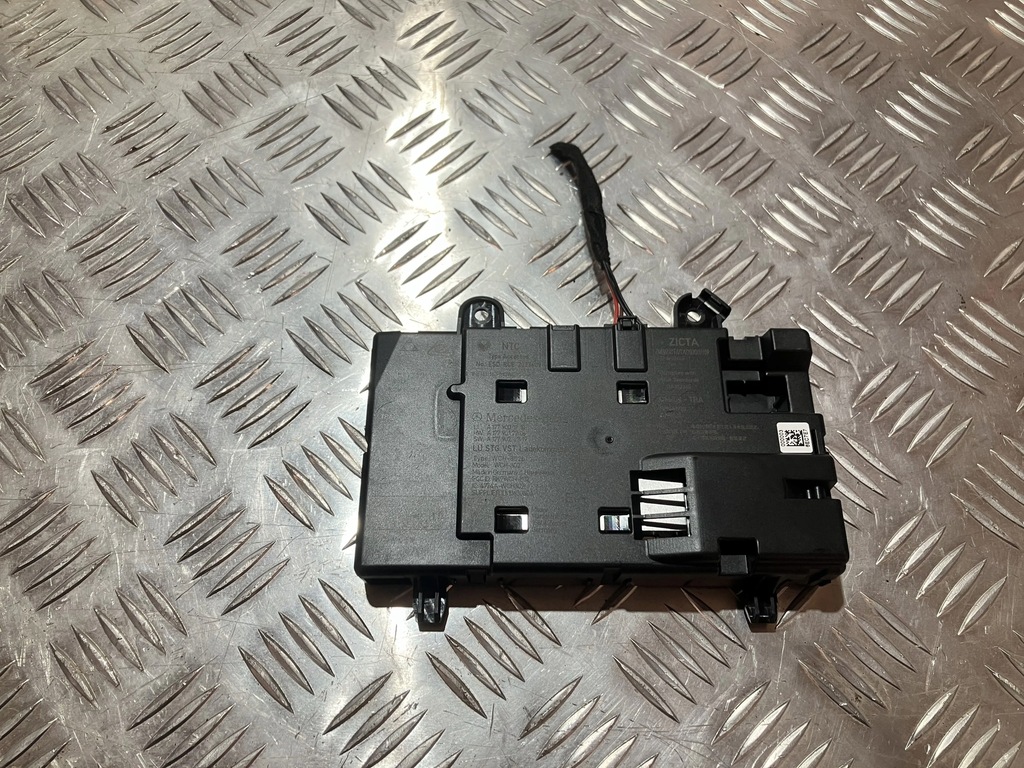 фото №1, Зарядное устройство индукционная mercedes eqb x243