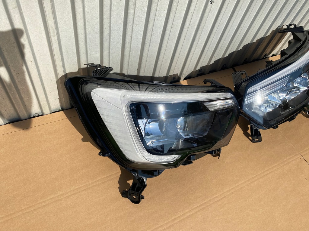 фото №1, Renault master iv 260105567r лампа фара права