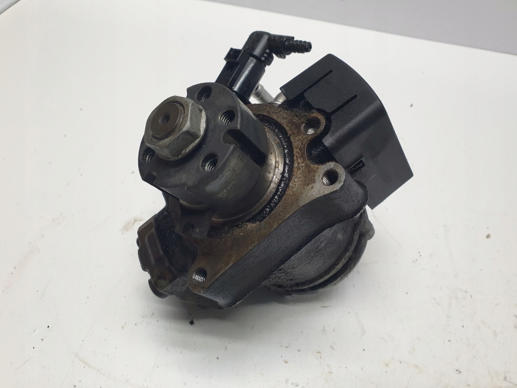 фото №3, Насос упорскування skoda rapid 03l130755al