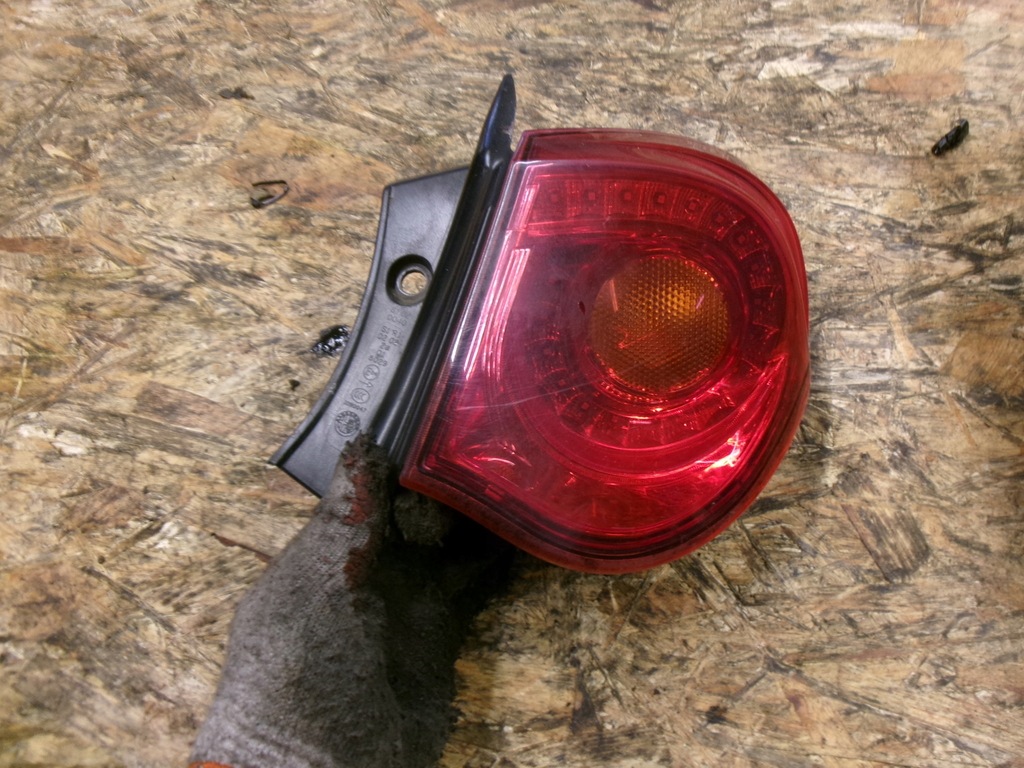 фото №1, Alfa romeo giulietta лампа права задня europa