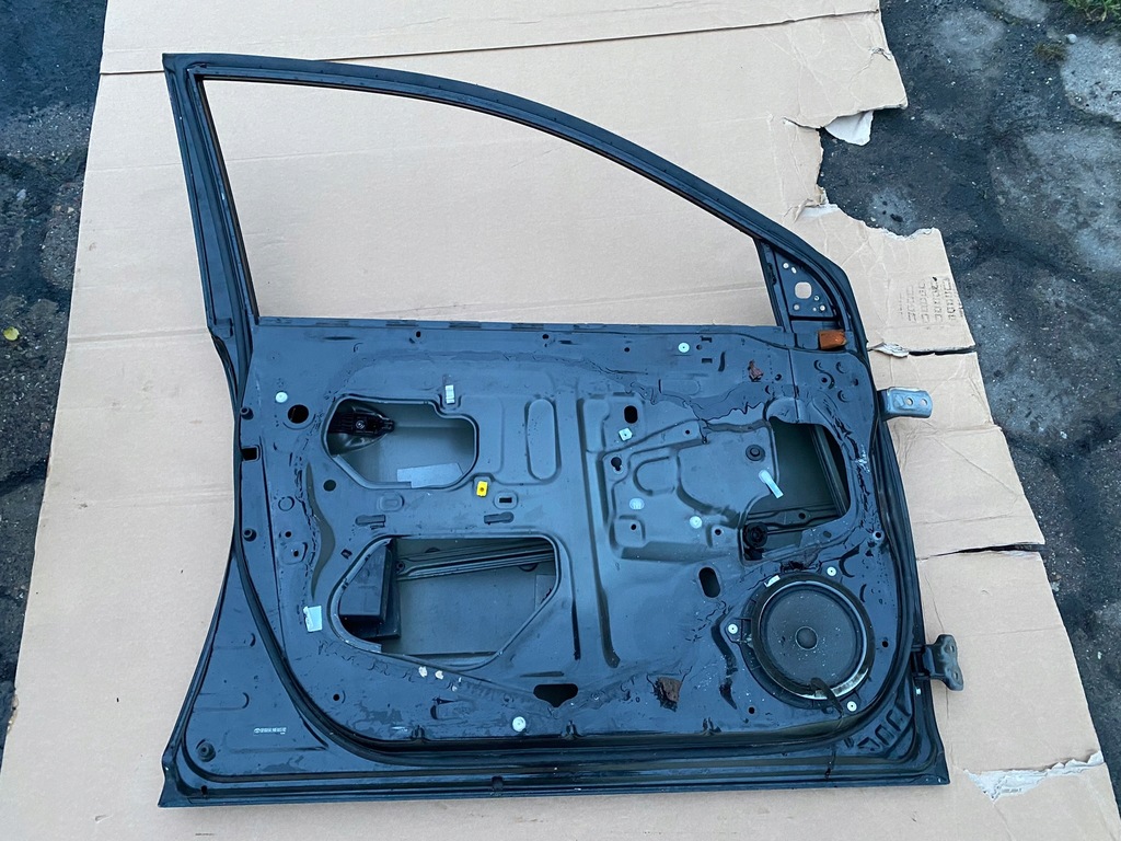 фото №2, Дверь левый перед toyota avensis t25 1e5