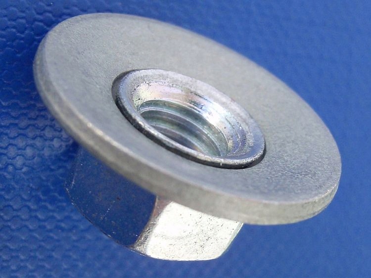 фото №3, 5x peugeot 206 plus 407 expert гайка m6 бампер