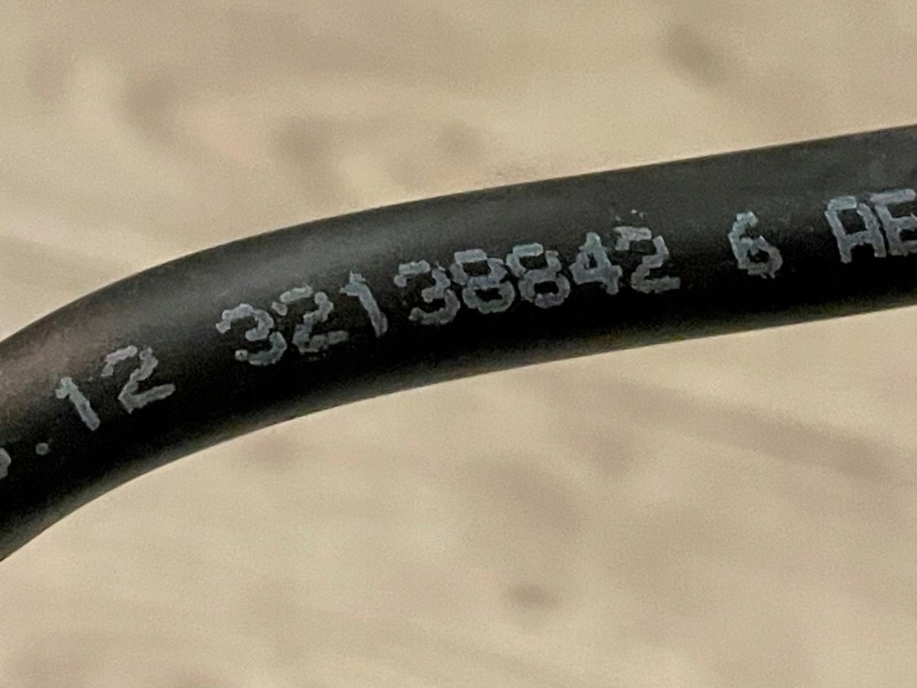 фото №6, Volvo xc60 ii 2.0d b4 2017- шланг трубка пабтрубок  вентиляционный