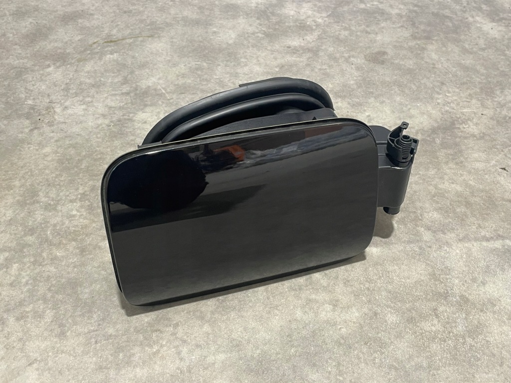 фото №1, Bmw x4 g02 lci крышка багажника заливная горловина топлива цвет 475 12km!