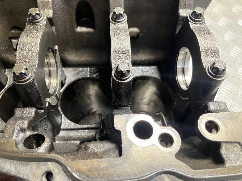 фото №7, Блок двигуна mercedes c klasa w205 1.6 cdi 626951